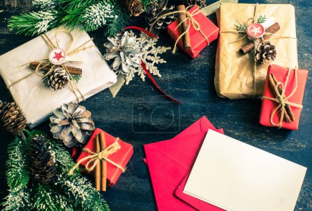 Téléchargez les photos : Gros plan sur le nouvel an festif et le décor de Noël pour fond - en image libre de droit