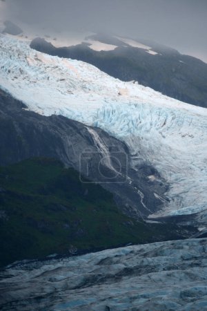 Téléchargez les photos : Paysage de glacier en montagne - en image libre de droit