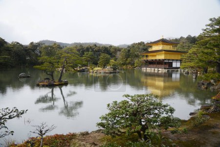 Téléchargez les photos : "Kinkakuji Golden Pavillion in Kyoto" - en image libre de droit