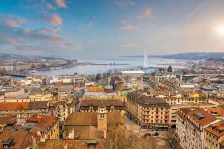 Téléchargez les photos : "skyline de Genève avec le lac Léman, paysage urbain de la Suisse" - en image libre de droit