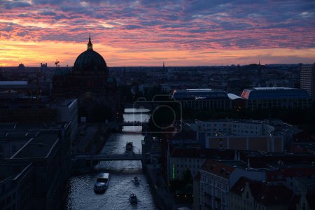 Foto de Paisaje urbano de Berlín al amanecer - Imagen libre de derechos