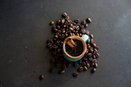 Foto de Concepto de descanso de café, bebida y frijoles marrones tostados - Imagen libre de derechos