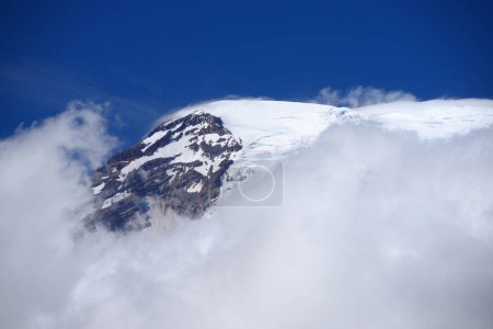 Foto de Montaña nevada, monte Everest. el más alto del mundo. himalayas, nepal - Imagen libre de derechos