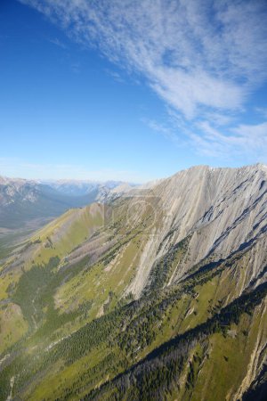 Téléchargez les photos : Paysage montagneux de jour, Canada. - en image libre de droit