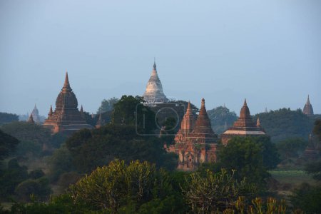 Foto de Paisaje de Bagan durante la mañana - Imagen libre de derechos