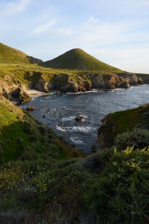 Foto de Plano escénico de la hermosa costa de California, EE.UU. - Imagen libre de derechos
