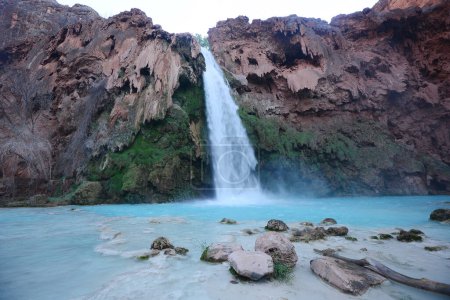 Téléchargez les photos : Belle vue sur la cascade de Havasu - en image libre de droit