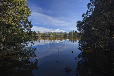 Téléchargez les photos : Mont Shasta, vue de jour - en image libre de droit