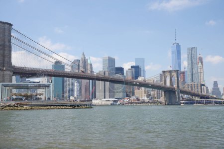 Téléchargez les photos : Pont de Brooklyn, vue de jour - en image libre de droit