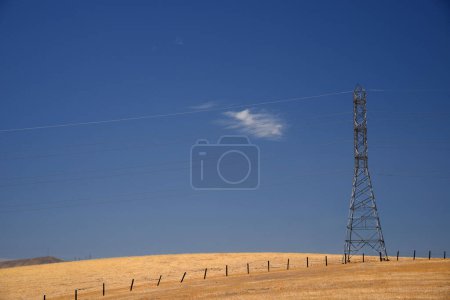 Téléchargez les photos : Lignes électriques et pylônes - en image libre de droit