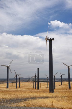 Téléchargez les photos : Des éoliennes. Énergie verte - en image libre de droit