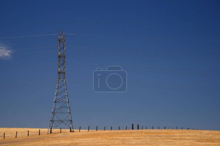 Téléchargez les photos : Lignes électriques et pylônes - en image libre de droit