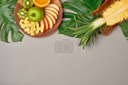 Foto de Alimentación saludable, dieta. Frutas tropicales frescas varias - Imagen libre de derechos
