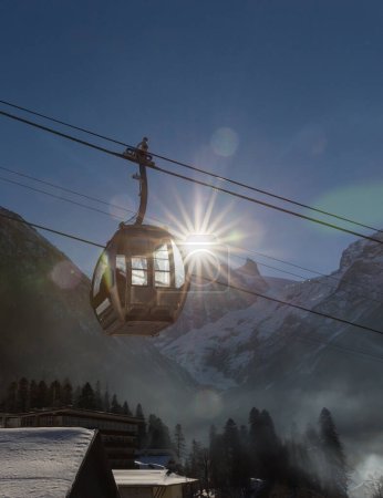 Foto de Teleférico en estación de esquí - Imagen libre de derechos
