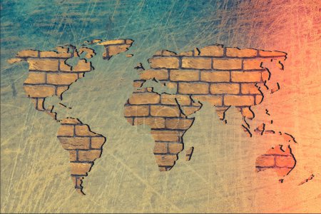 Téléchargez les photos : "Carte du monde approximativement esquissée avec garnitures murales en briques
" - en image libre de droit
