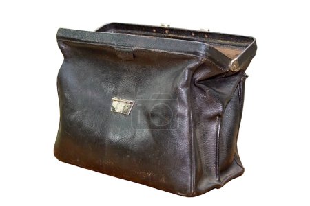 Téléchargez les photos : "Un sac ouvert en cuir noir vintage isolé sur fond blanc" - en image libre de droit