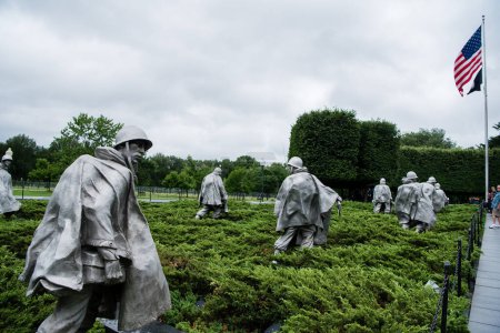 Téléchargez les photos : Mémorial de guerre de Corée Statues de soldat - en image libre de droit