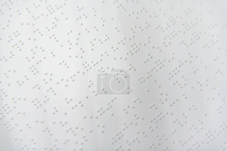 Téléchargez les photos : Un fragment de texte en Louis Braille - en image libre de droit