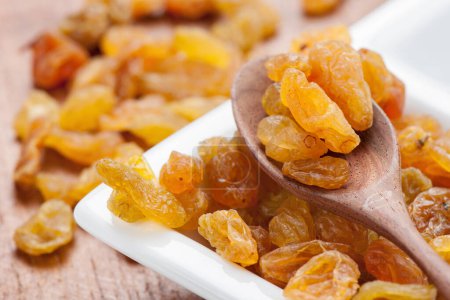 Téléchargez les photos : Raisins secs doux, raisins déshydratés - en image libre de droit