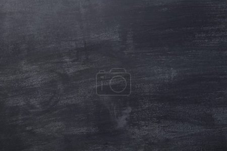 Téléchargez les photos : Fond tableau noir avec craie et espace de copie pour le texte, l'éducation et le concept de l'école - en image libre de droit