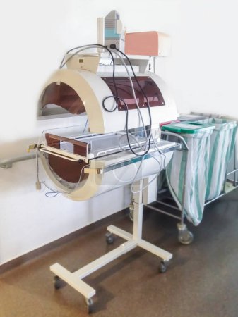 Foto de "Tecnología de incubadoras para bebés en un hospital de un centro médico
" - Imagen libre de derechos