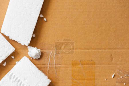 Téléchargez les photos : "White polystyrene foam, material for packaging or craft applications" - en image libre de droit
