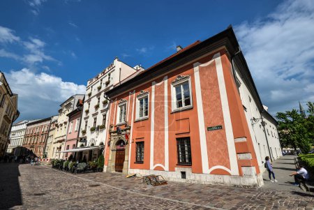 Téléchargez les photos : Vue sur l'ancien Hôtel Copernic et la rue Kanonicza dans la vieille ville de Cracovie - en image libre de droit