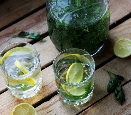 Foto de Primer plano de deliciosa limonada para el fondo - Imagen libre de derechos