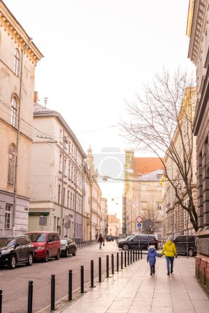 Foto de LVIV, UCRANIA - 28 de diciembre de 2020: Año Nuevo y Navidad en la ciudad europea de Lviv - Imagen libre de derechos