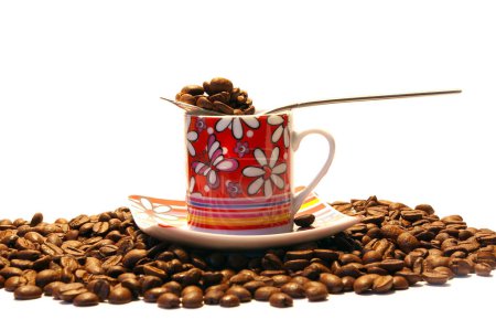 Foto de Taza de café y cuchara aisladas sobre fondo blanco - Imagen libre de derechos