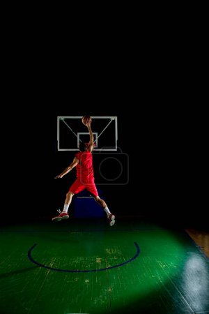 Foto de Jugador de baloncesto en acción - Imagen libre de derechos