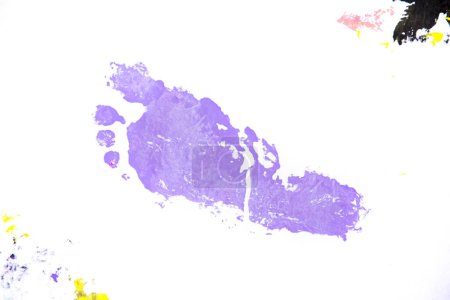 Téléchargez les photos : Empreintes de pieds colorées sur blanc - en image libre de droit