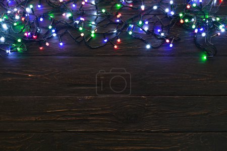 Téléchargez les photos : Bordure de vacances de guirlande colorée vue de dessus - en image libre de droit