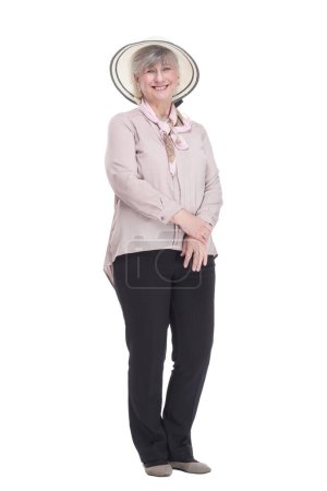 Foto de Feliz anciana en un sombrero de paja de verano. - Imagen libre de derechos