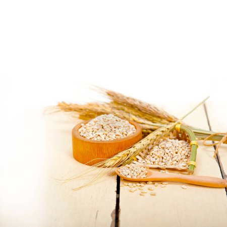 Téléchargez les photos : Gros plan sur les grains biologiques frais pour la cuisson - en image libre de droit
