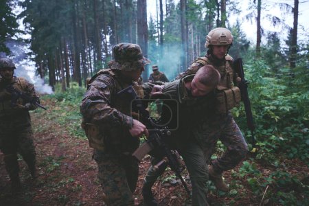 Foto de Marines capturan terroristas vivos - Imagen libre de derechos