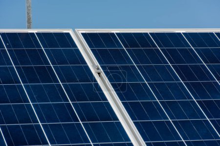 Téléchargez les photos : Panneaux solaires à la centrale électrique - en image libre de droit