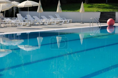 Foto de Hotel piscina al aire libre - Imagen libre de derechos