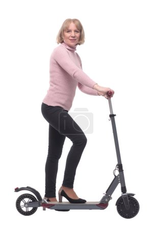 Téléchargez les photos : Femme et scooter vue - en image libre de droit