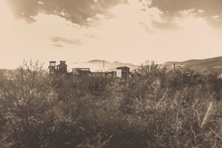 Téléchargez les photos : "paysage d'une usine abandonnée" - en image libre de droit