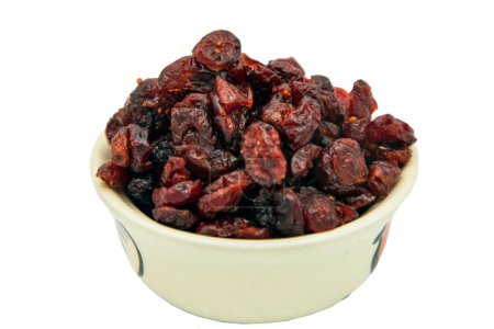 Téléchargez les photos : "Tasty red cranberry (dried) in white cup isolated on white background." - en image libre de droit