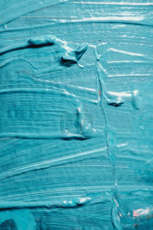 Téléchargez les photos : Colourful background of acrylic paint drops texture in saturated blue color, copy space, banner background - en image libre de droit