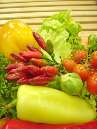 Téléchargez les photos : Groupe de légumes frais - en image libre de droit