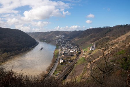 Téléchargez les photos : Hatzenport, Moselle, Allemagne vue de fond - en image libre de droit