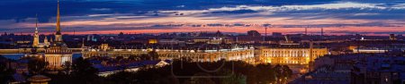 Téléchargez les photos : Nuit Saint-Pétersbourg vue panoramique - en image libre de droit