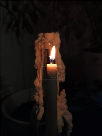 Téléchargez les photos : Bougie Flamme Lumière vue arrière-plan - en image libre de droit