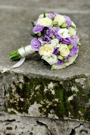 Téléchargez les photos : "Bouquet de mariage sur fond, gros plan - en image libre de droit