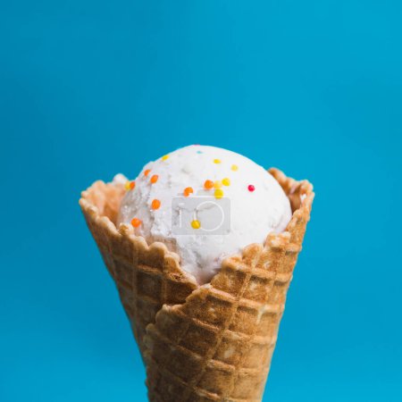 Téléchargez les photos : Délicieuse tasse de crème glacée - en image libre de droit