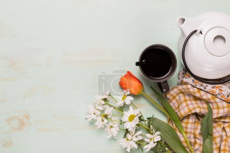 Téléchargez les photos : "thé ensemble partie avec des fleurs" - en image libre de droit