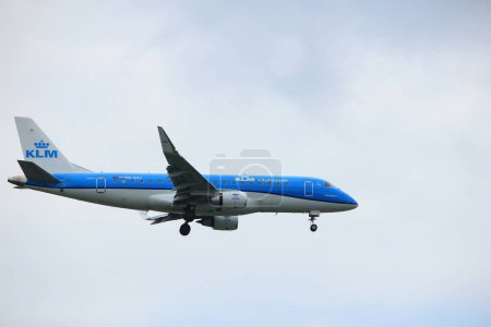 Photo pour "Amsterdam Pays-Bas - 20 juillet 2017 : PH-EXJ KLM Cityhopper Embraer" - image libre de droit